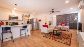 Private Studio Apt Near Downtown - 4 miles